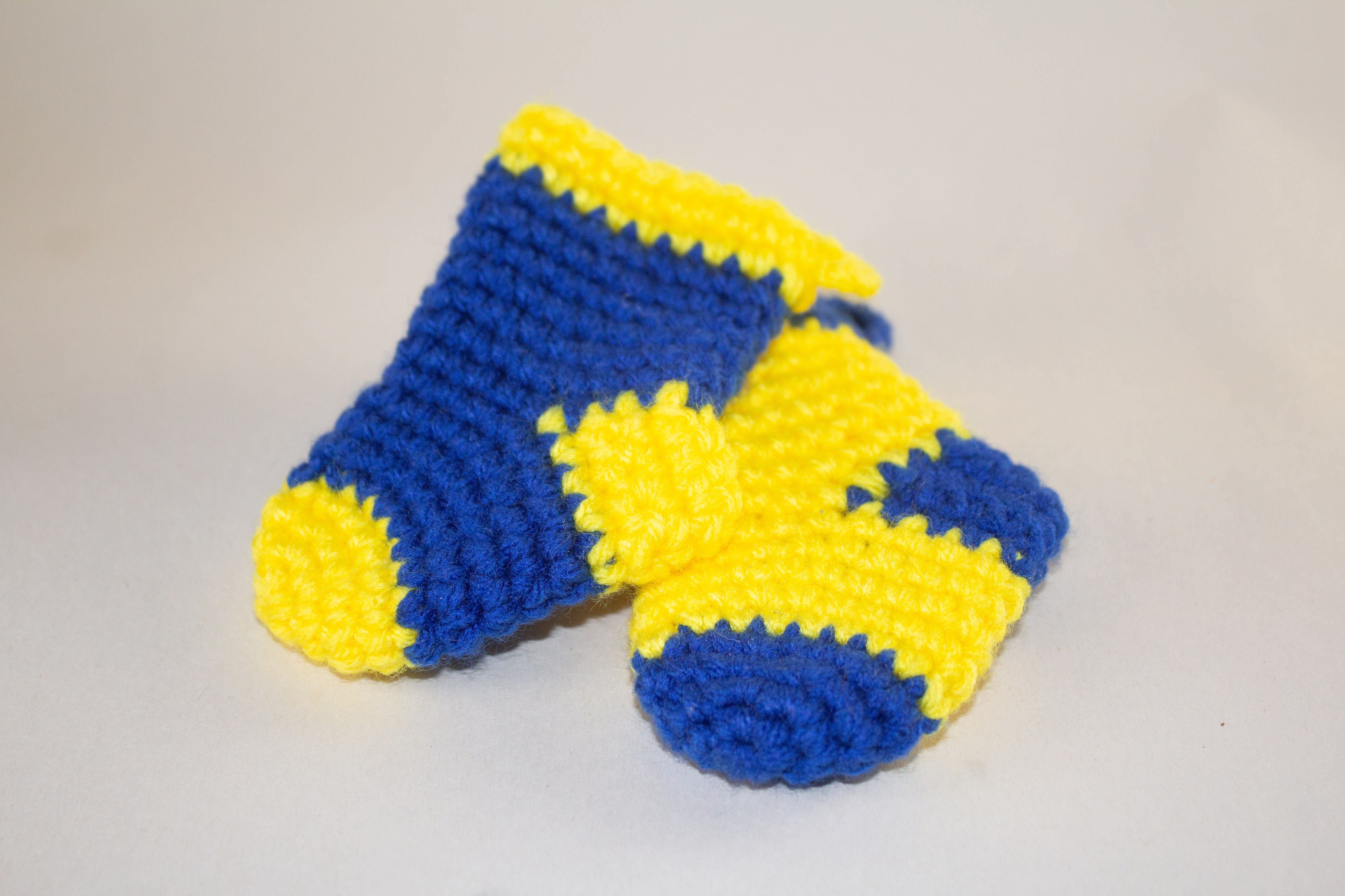 Crochet stockings blue and gold